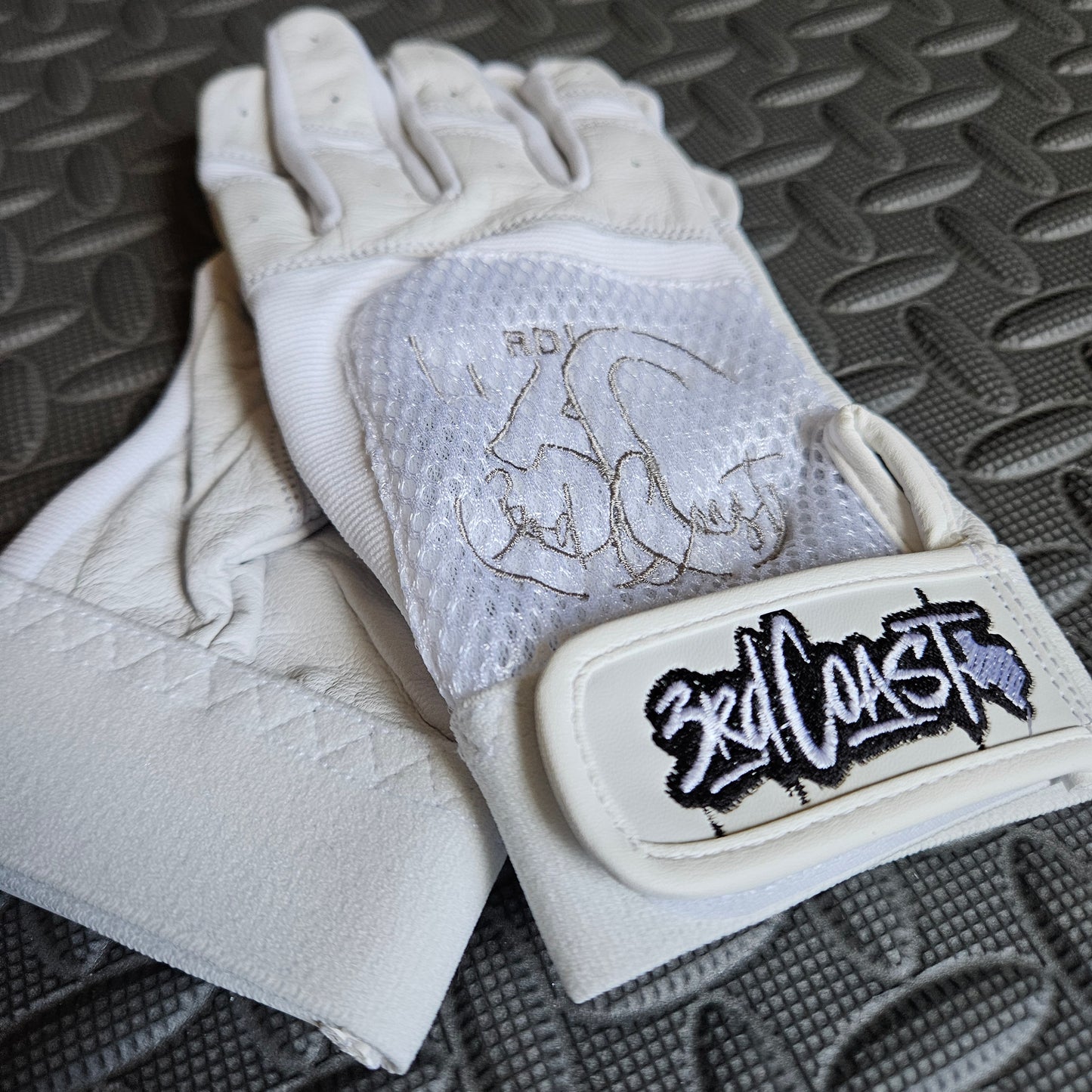 3C White Batting Gloves