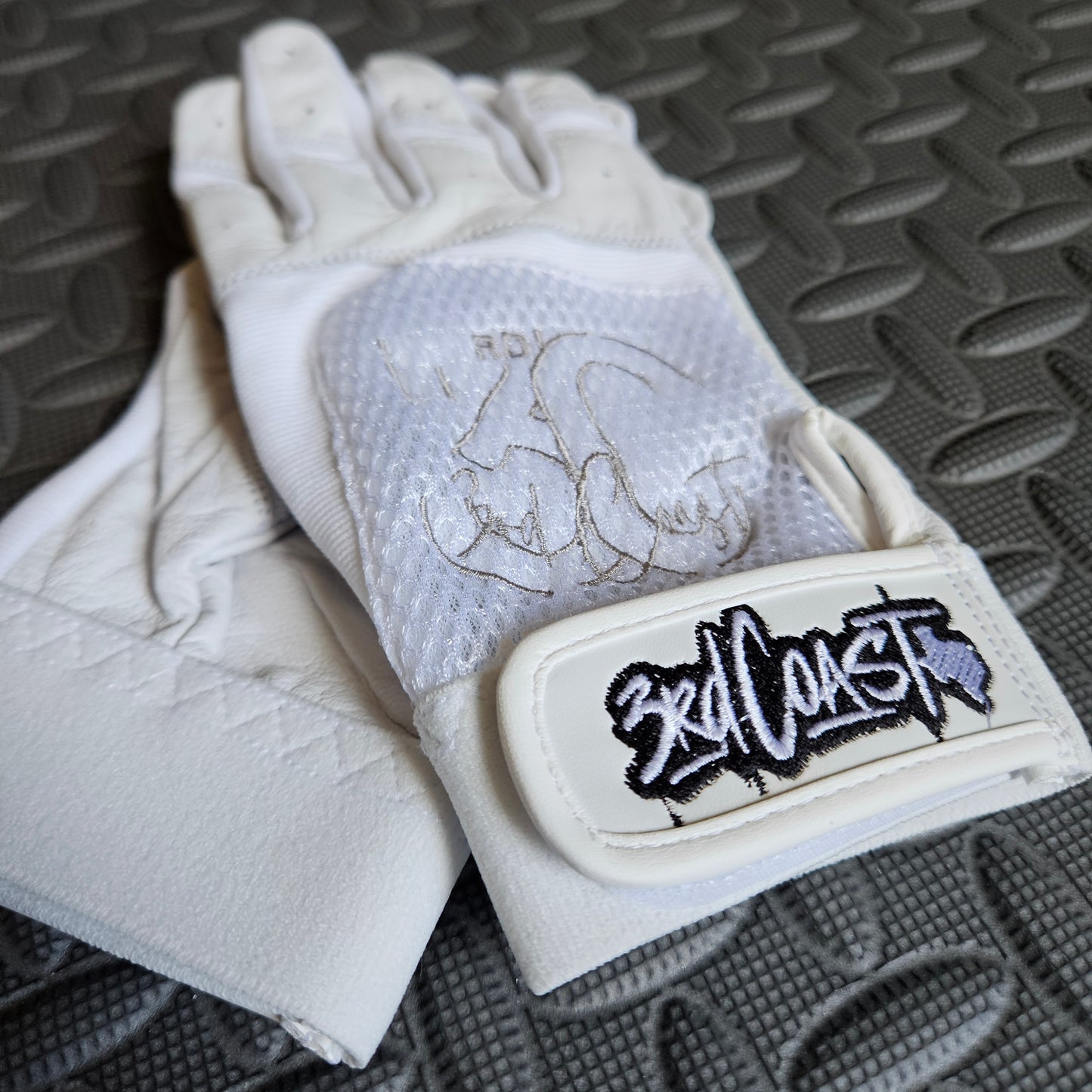 3C White Batting Gloves